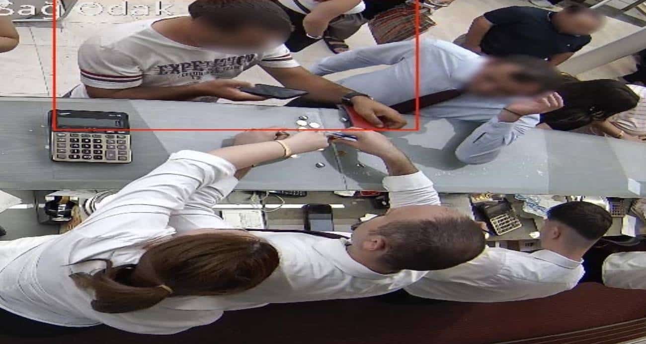 Eskişehir’de 650 bin TL’lik 15 Cumhuriyet altını bozdurmak isteyen şahsı, kuyumcunun dikkati ele verdi