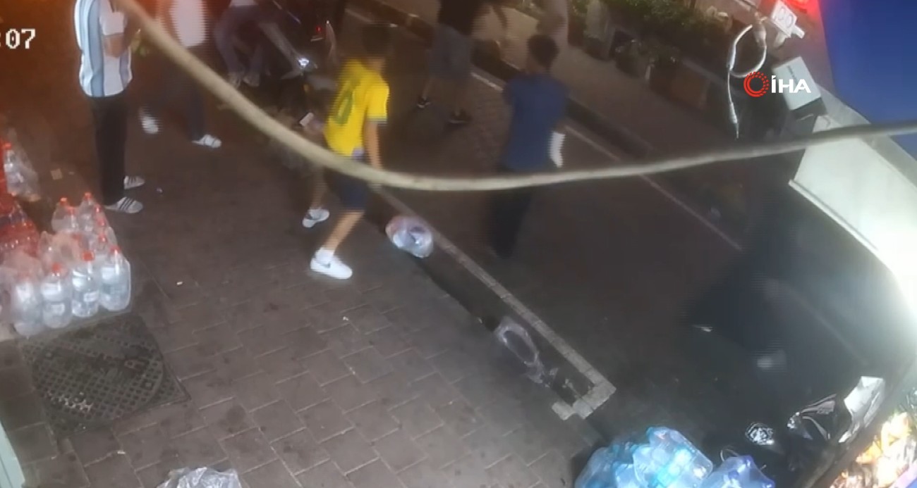 Fatih’te kavga ettiği midyecinin kız kardeşini bıçakladı: O anlar kamerada