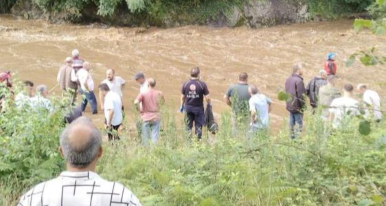 Giresun’da anne ile 2 kızı sel sularına kapıldı