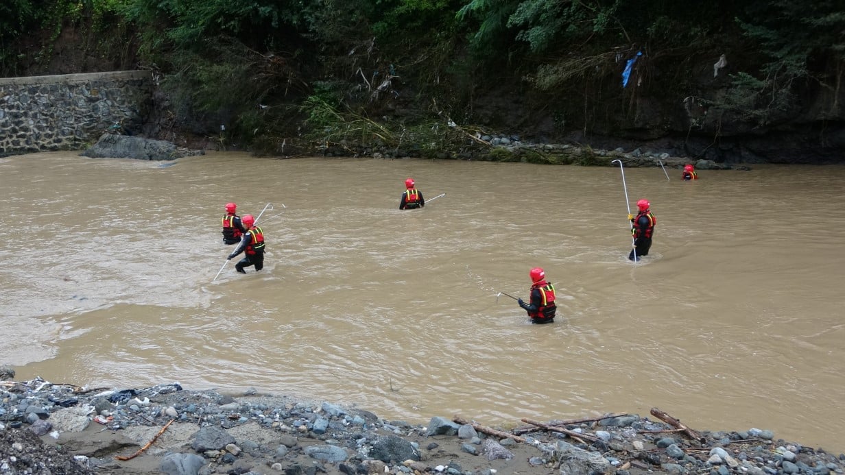 Giresun’da selde kaybolan 2 kişiyi arama çalışmaları sürüyor