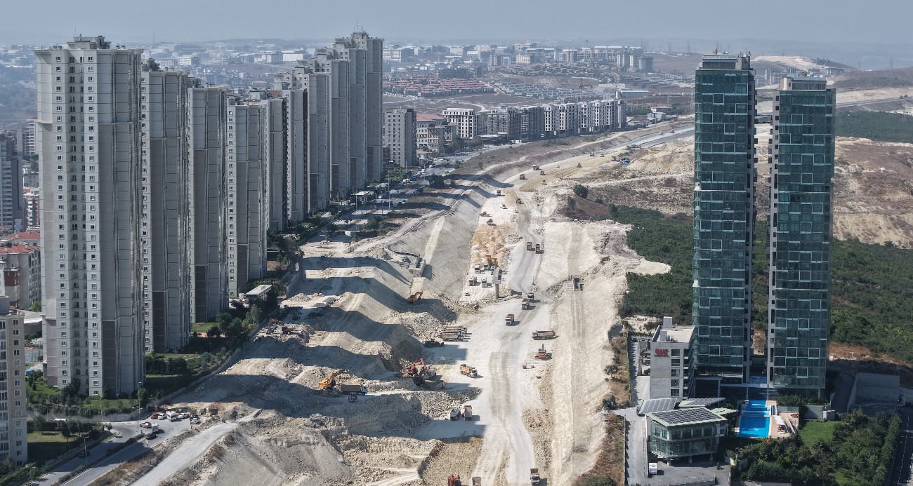Gökdelenler arasında yüzlerce iş makinesi İstanbul’a nefes aldıracak yol için çalışıyor
