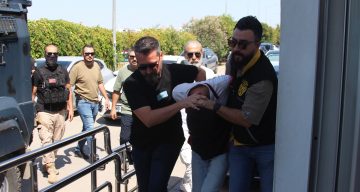 Husumetlilerine ateş açtı, yoldan geçen başkasını öldürdü