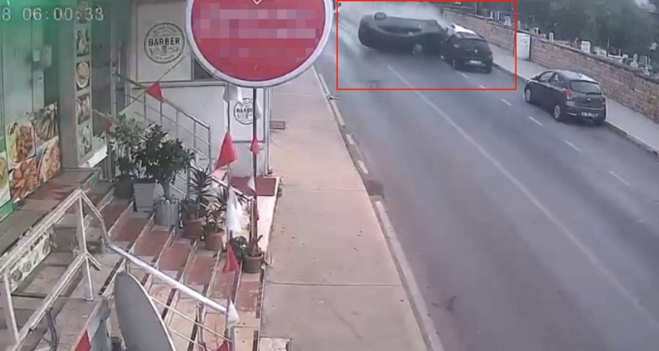 Kartal’da kontrolden çıkan otomobil araçlara çarpıp takla attı