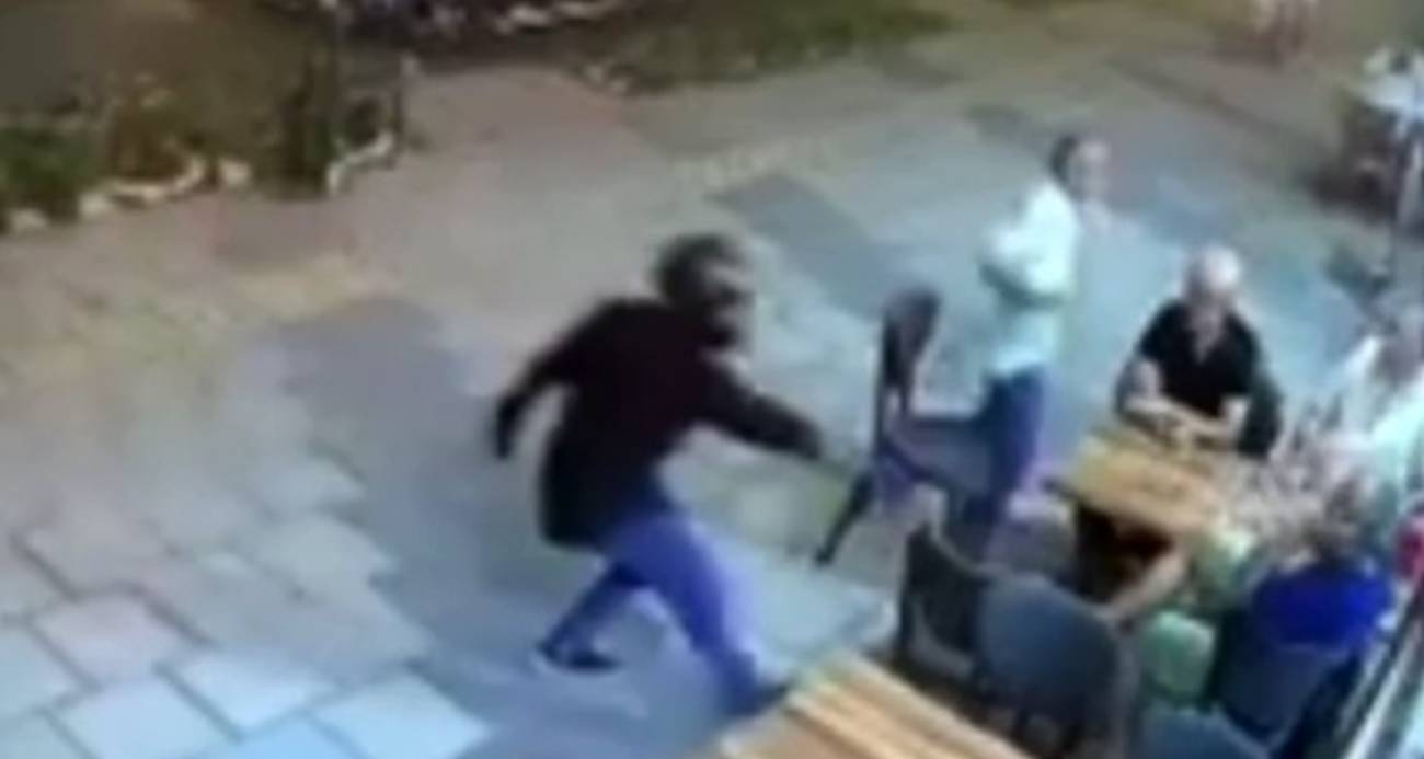 Kasklı şüpheli, tantunicide oturan şahsı vurdu