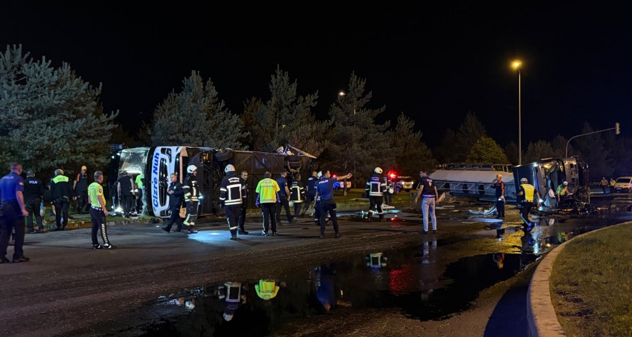 Kayseri’de feci kaza: Yolcu otobüsü ile yakıt tankeri taşıyan tır çarpıştı: Yaklaşık 30 yaralı