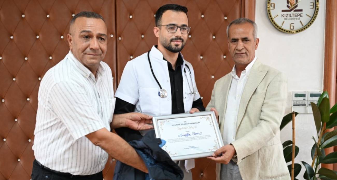 Kızıltepe Belediyesinde çalışan zabıta memuru azmiyle doktor oldu