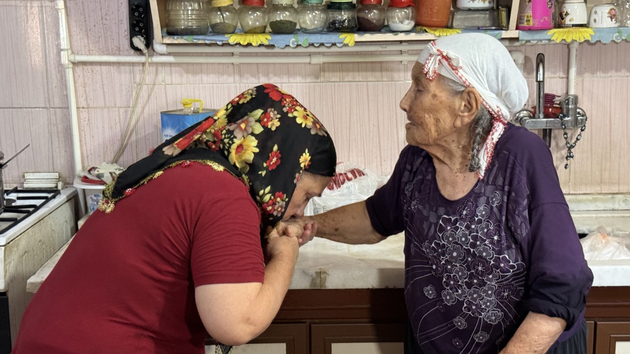 Milyonluk miras kavgasında anne-kız yüzleşti: Elini öptü, ‘Ben yapmadım’ dedi