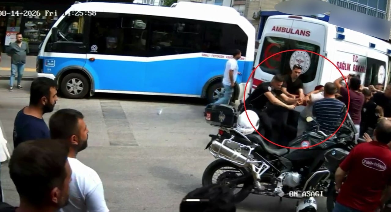 Polis bıçağı elinden aldı, faciayı önledi