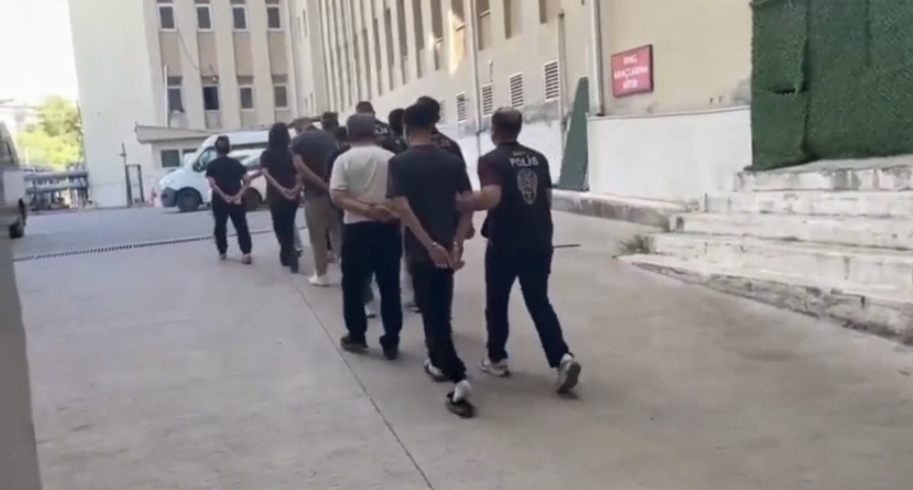 Rojin Kabaiş, Hiranur Nilgün Aygar ve Kıvanç Uman’ın ailelerini hedef alan siber zorbalara operasyon