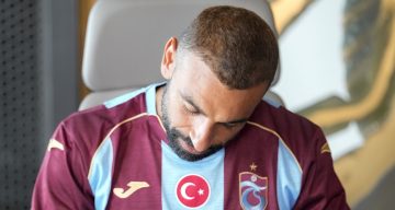 Salah Trabzonspor’a imzayı attı, ayağının tozuyla Trabzonspor reklam filmi çekimine katıldı