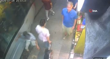 Sirkeci’de tramvay kadına çarptı