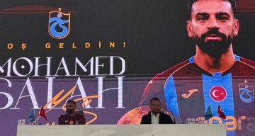Trabzonspor’da Salah yaklaşık 30 bin taraftar önünde imza attı