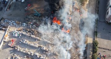 Tuzla’da otluk alanda çıkan yangın teknelere sıçradı: Alevler dron ile görüntülendi