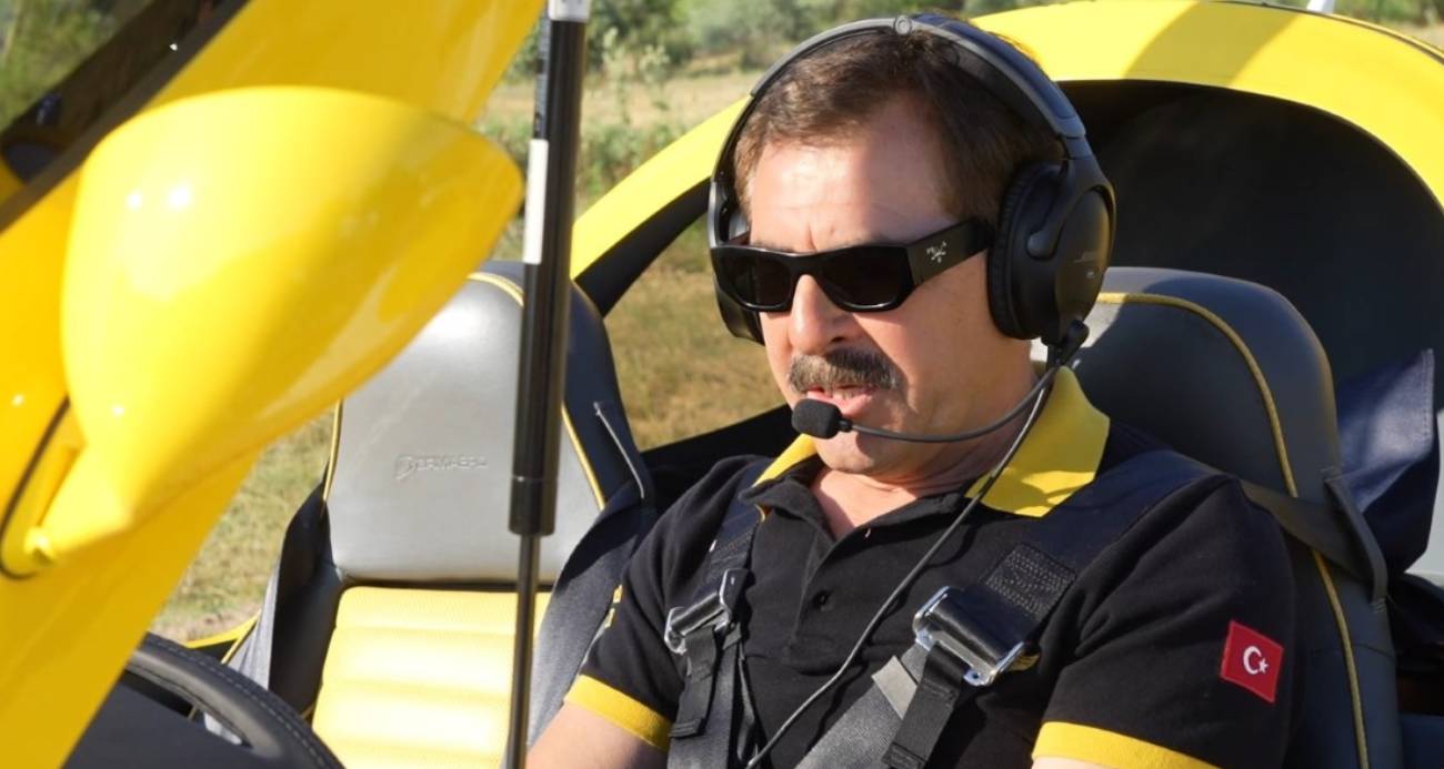 Uçağı ile geldiği köyünden yine uçağı ile ayrıldı