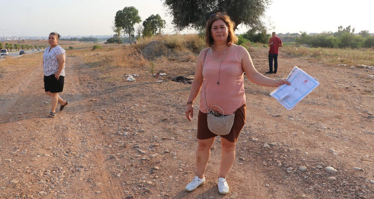 Üniversite yıllarca araziyi işgal etti, belediye istimlak etmeden bulvar geçirdi, şimdi de başkası karpuz ekti