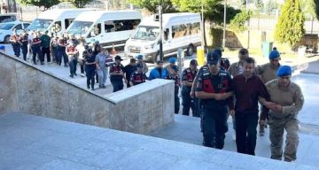 Uşak’ta belediye şirketlerinde sigortalı gösterilip Yalım’ın işletmelerinde çalışanlarına yönelik operasyonda 9 kişi tutuklandı