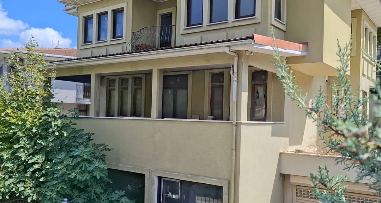 Yazar Murat Koparan Üsküdar’daki villasında ölü bulundu