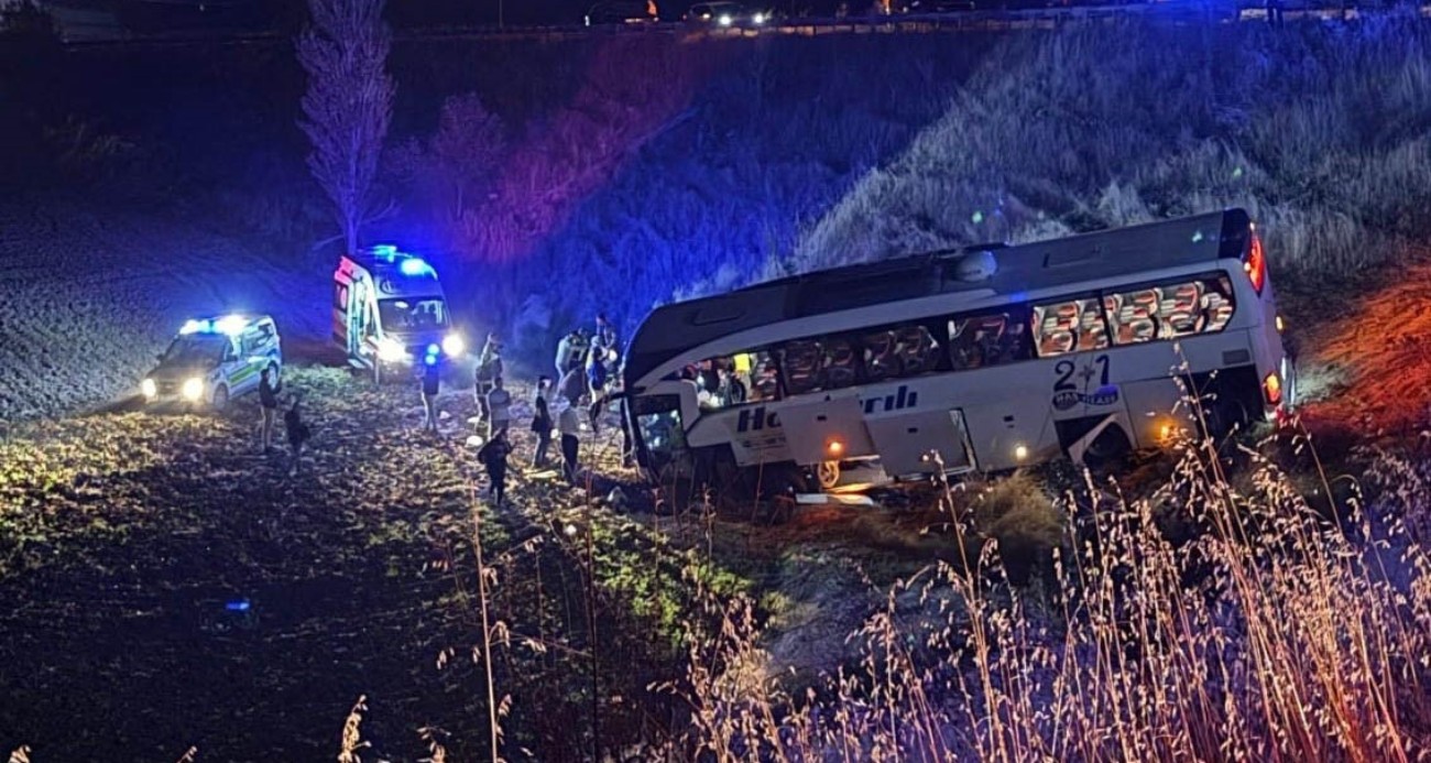 Amasya’da yolcu otobüsü şarampole uçtu: 24 yaralı