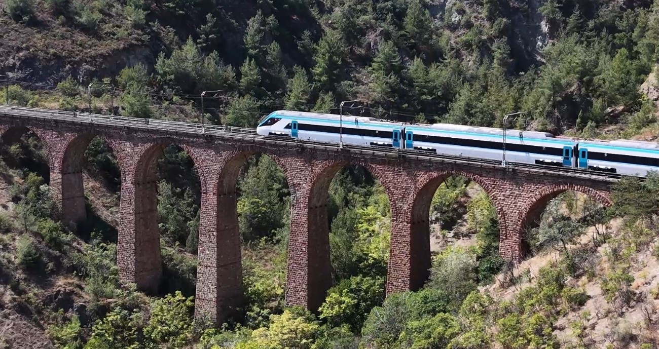 Bakan Uraloğlu: “İkinci Milli Hızlı Tren setimizin üretimine başladık”