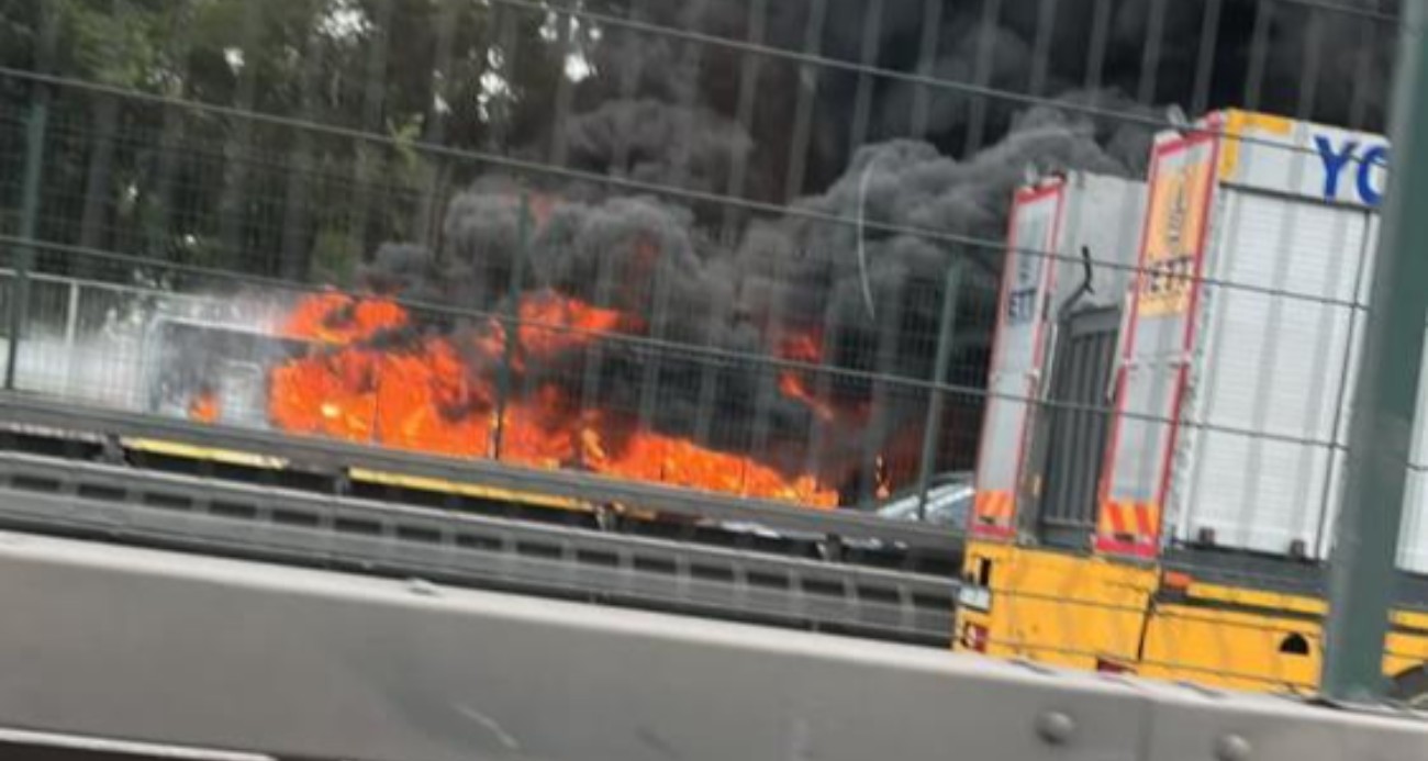 Bakırköy’de İETT otobüsü alev alev yandı