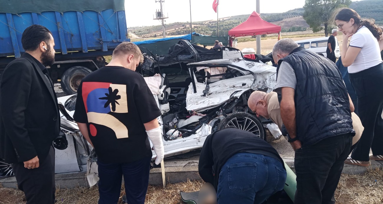 Bandırma’da feci kaza: Hamile kadın ve 3 yaşındaki kızı hayatını kaybetti