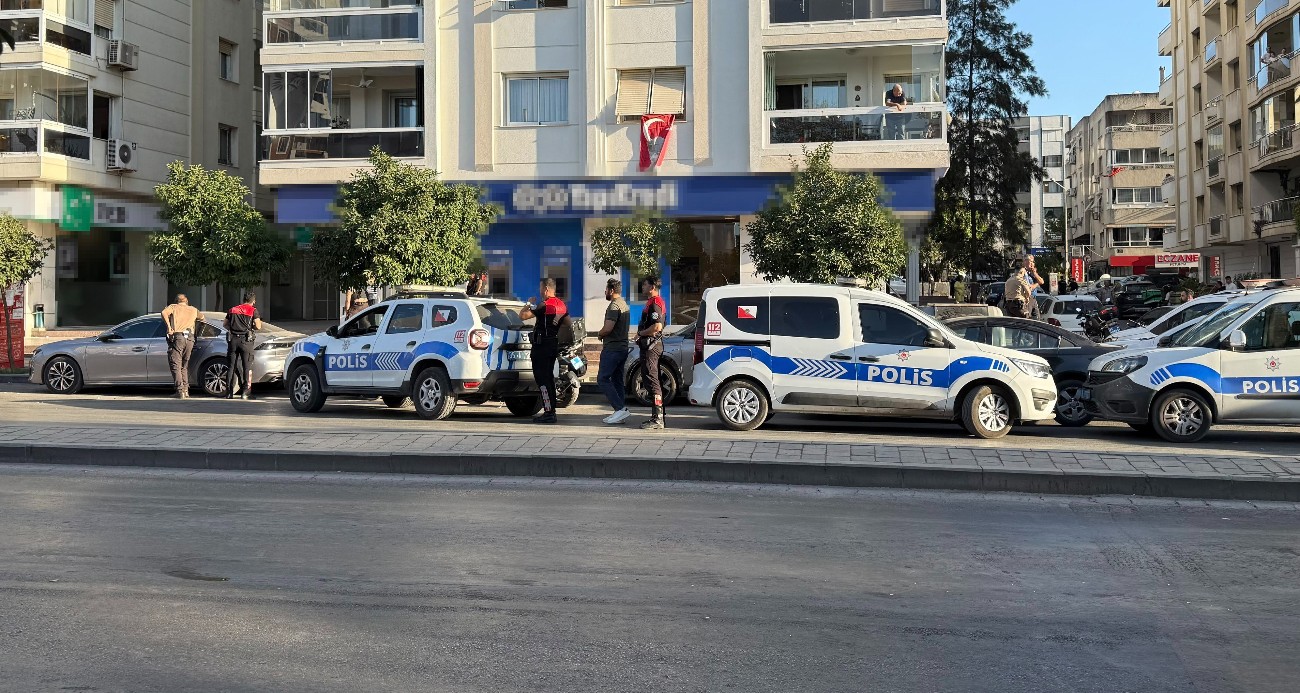 İzmir’de bankada hareketli dakikalar: Soygun girişimi iddiası polisi alarma geçirdi