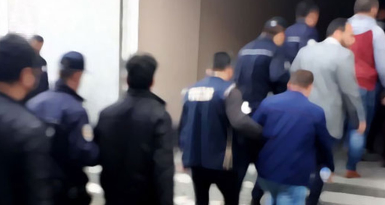 İzmir’de FETÖ’nün güncel yapılanmasına finansman operasyonu: 21 gözaltı