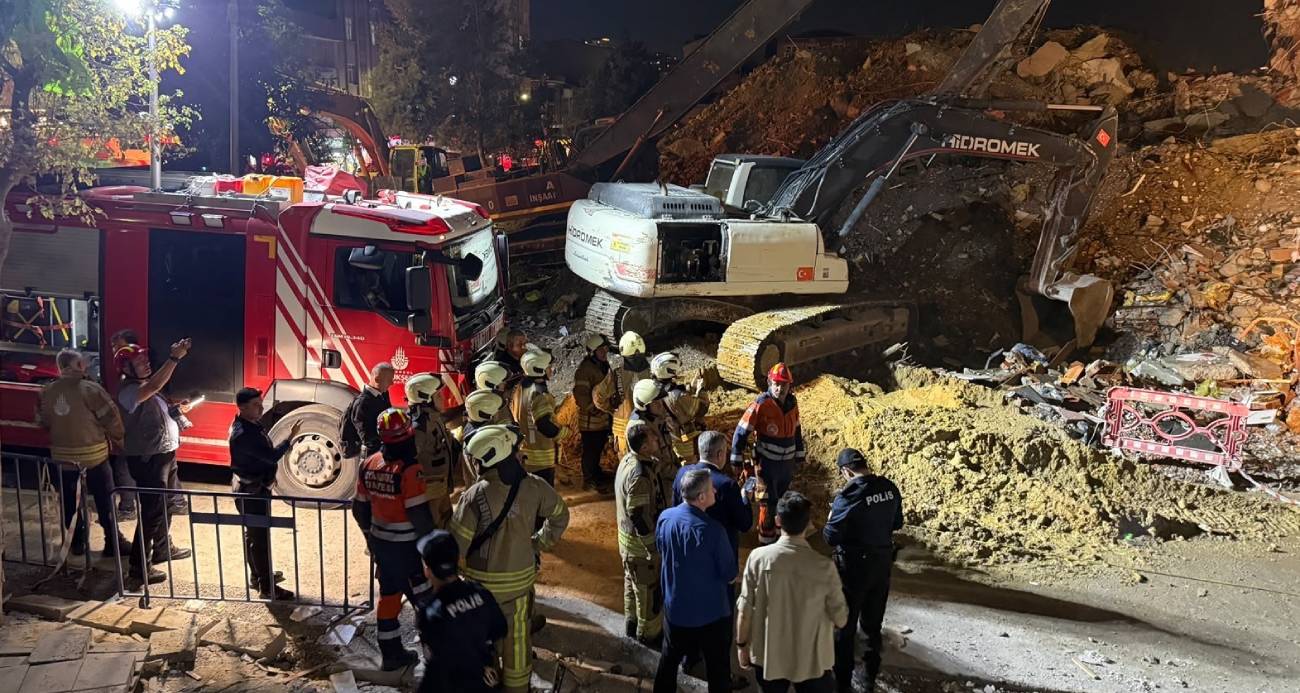 Küçükçekmece’de kentsel dönüşümdeki bina çöktü: 2 kişi yaralandı