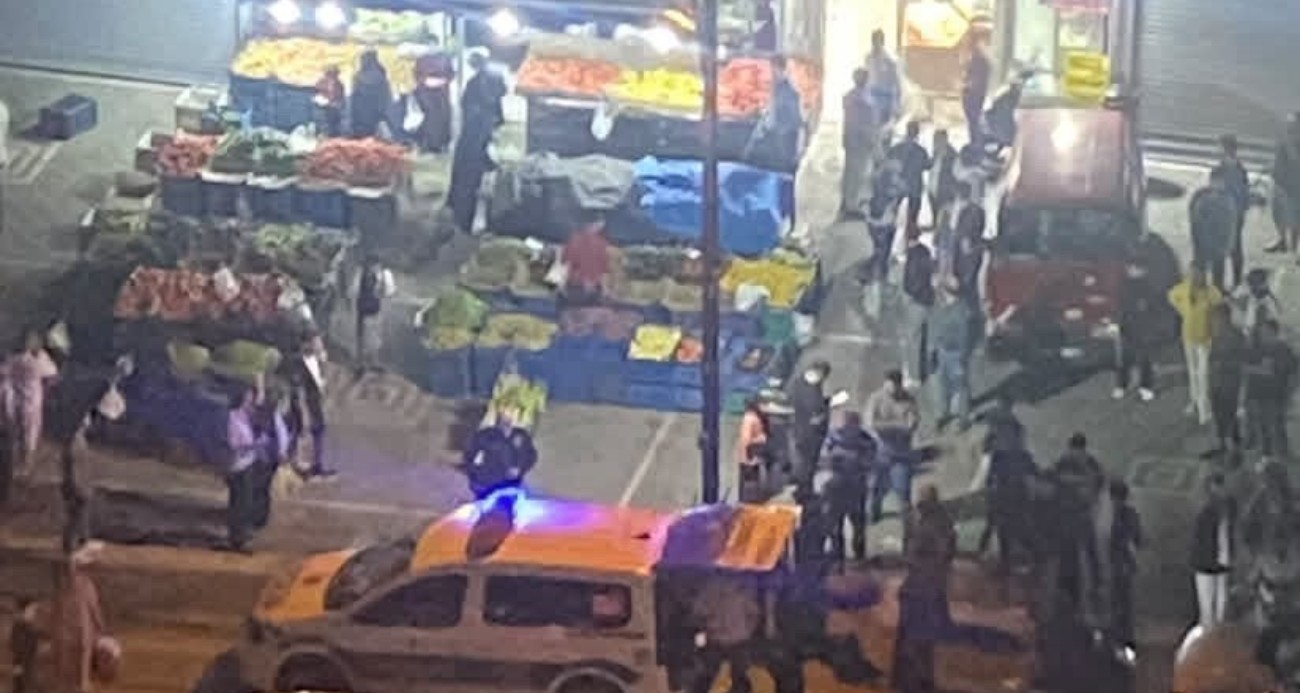 Manav esnafı arasında sopalı kavga: O anlar kamerada