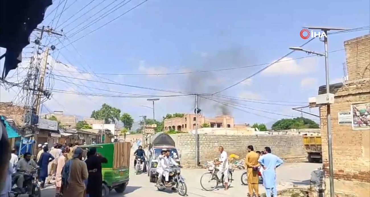 Pakistan’da bombalı saldırı: 15 ölü, 50’den fazla yaralı