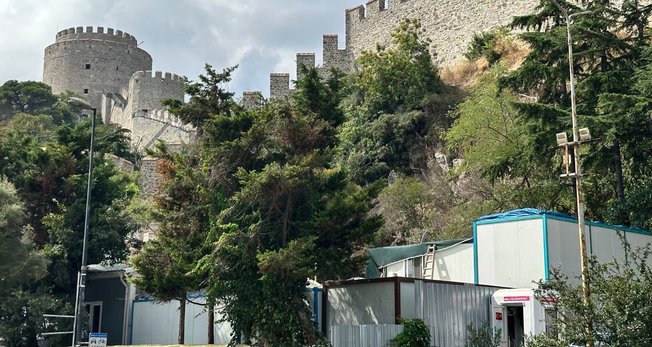 Rumeli Hisarı’ndaki bitmeyen restorasyona tepki: “90 günde yapıldı, 6,5 yıldır bitirilemiyor”
