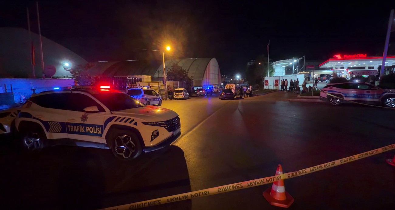 Sultanbeyli’de DEAŞ operasyonunda polise ateş açan şüpheli etkisiz hale getirildi