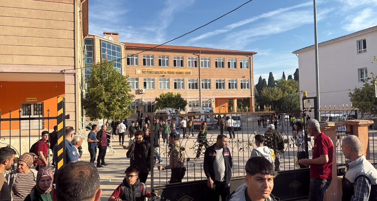 Turgutlu’da okul önünde silahlı saldırı: 11 öğrenci yaralandı