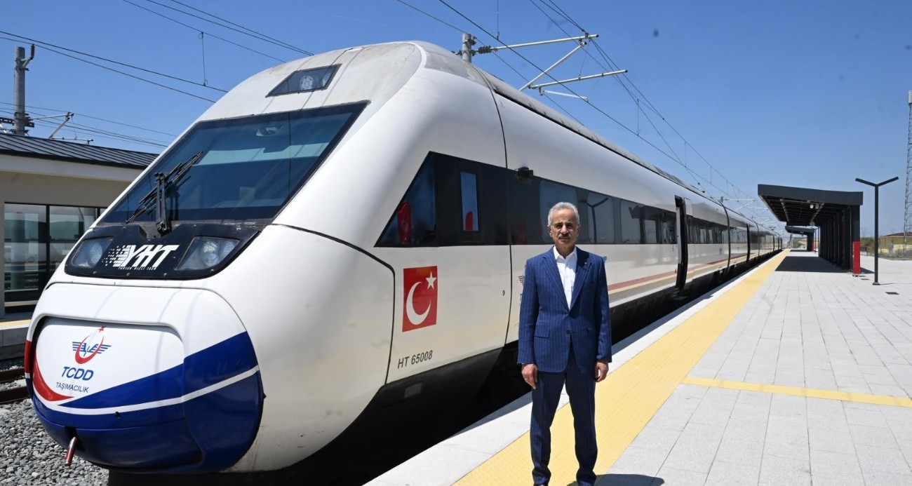 Bakan Uraloğlu: “Hızlı tren ağımızı Avrupa sınırına kadar ulaştırıyoruz”