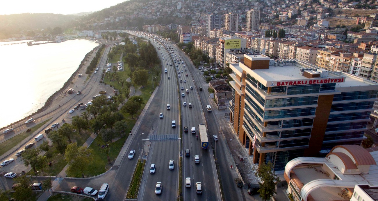 Bayraklı Belediyesinde 20 milyonluk kamu zararı, 4 milyonluk rüşvet ağı