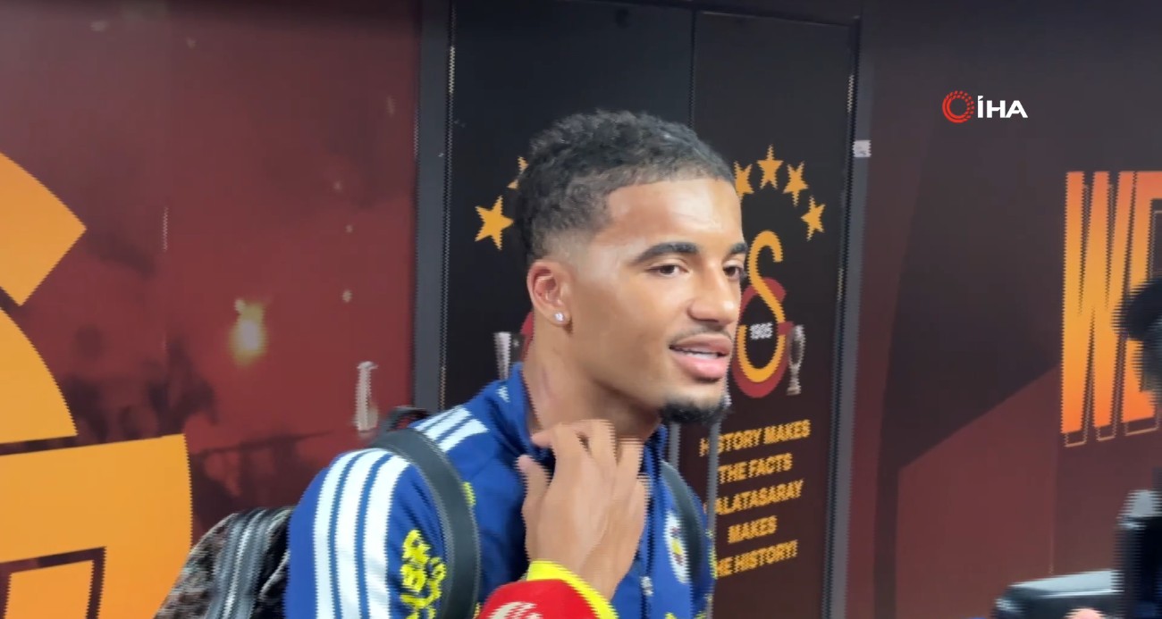Boynundaki yarayı gösteren Archie Brown: “Kadın gibi tırmalıyorlar ve saç çekiyorlar”