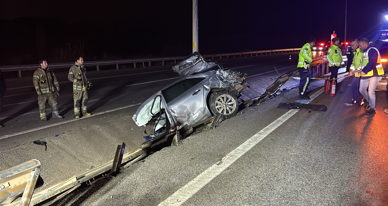 Çanakkale’de otomobil paramparça oldu: 2 kişi hayatını kaybetti