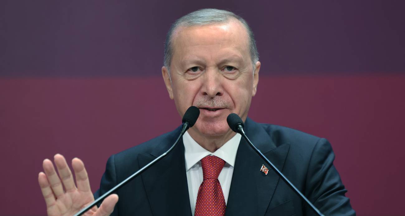 Cumhurbaşkanı Erdoğan: “Vesayetçilerin ördüğü tek tipçi duvarlar, AK Parti’yi ihya eden kadınların mücadelesiyle yıkılmıştır”