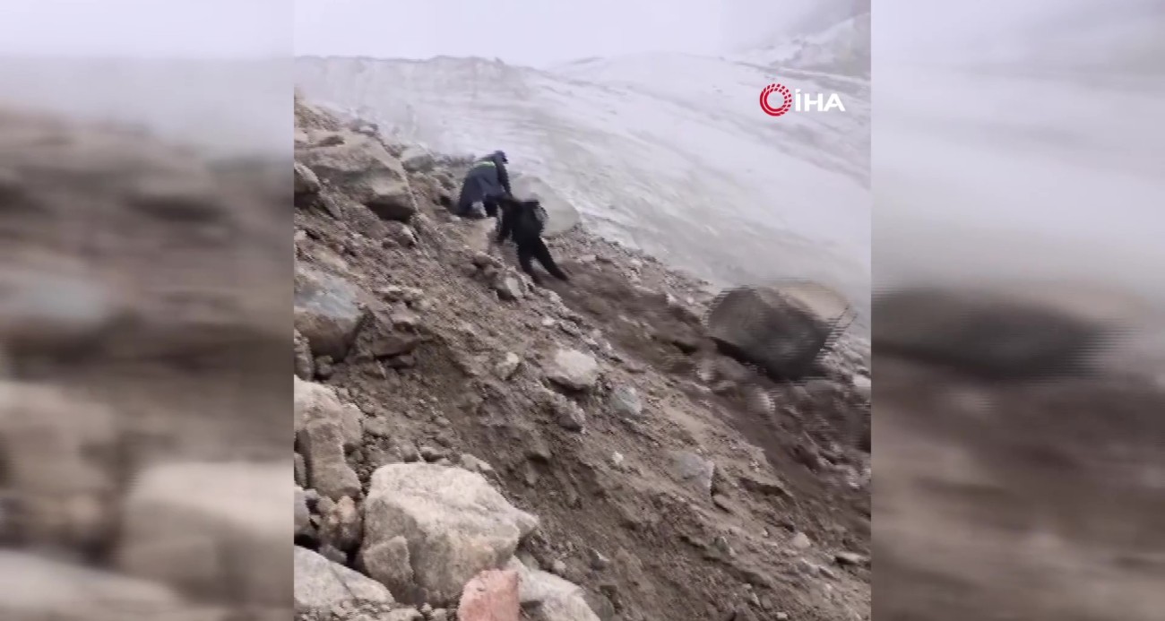 Dağcılar tehlike atlattı