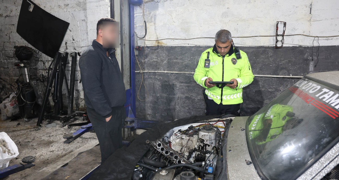 Drift cezasını ödememek için 15 dakikada aracı parçaladı