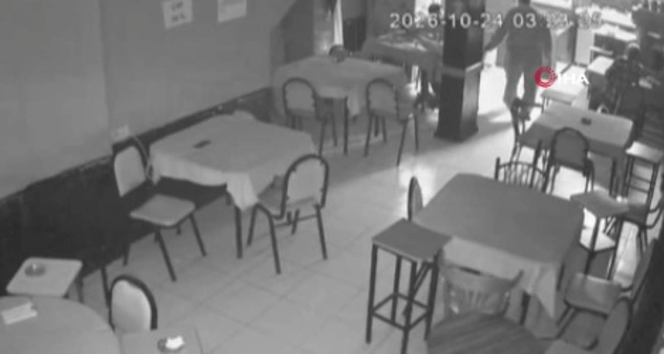 Fatih’te kıraathanede feci olay kamerada: Merdivenlerden düşen şahıs hayatını kaybetti