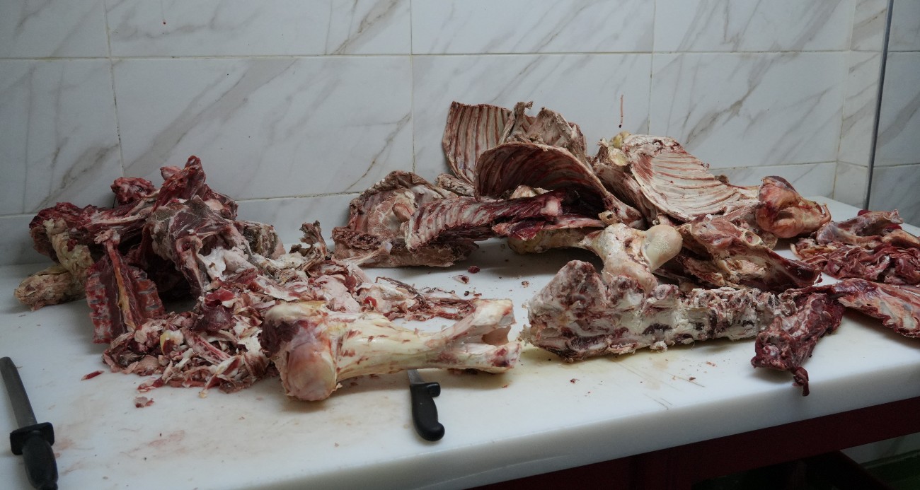 Gaziosmanpaşa’daki denetimlerde 15 ton bozulmuş etin piyasaya sürülmesi engellendi