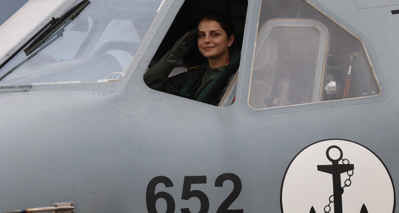 Gökyüzünde bir ilk: Türk Deniz Kuvvetleri’nin ilk kadın uçak pilotu
