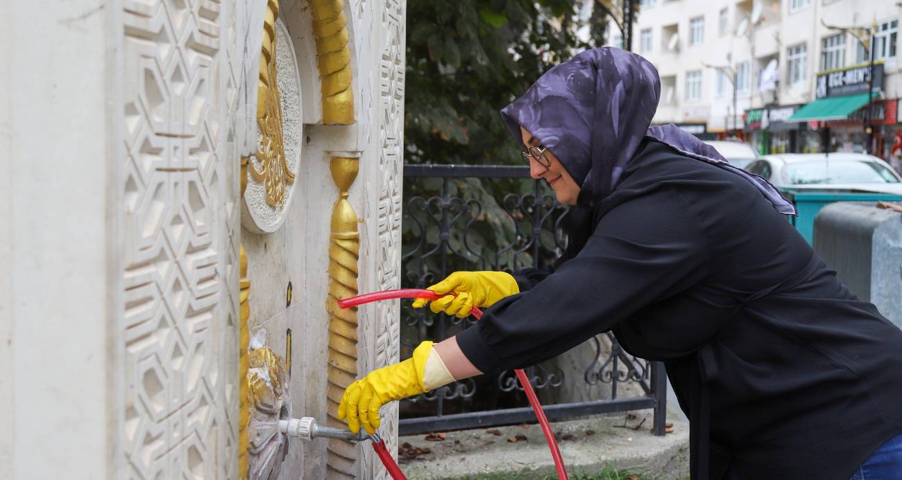 Gümüşhaneli kadın sanatçı unutulmaya yüz tutan mezarları ve çeşmeleri yeniliyor