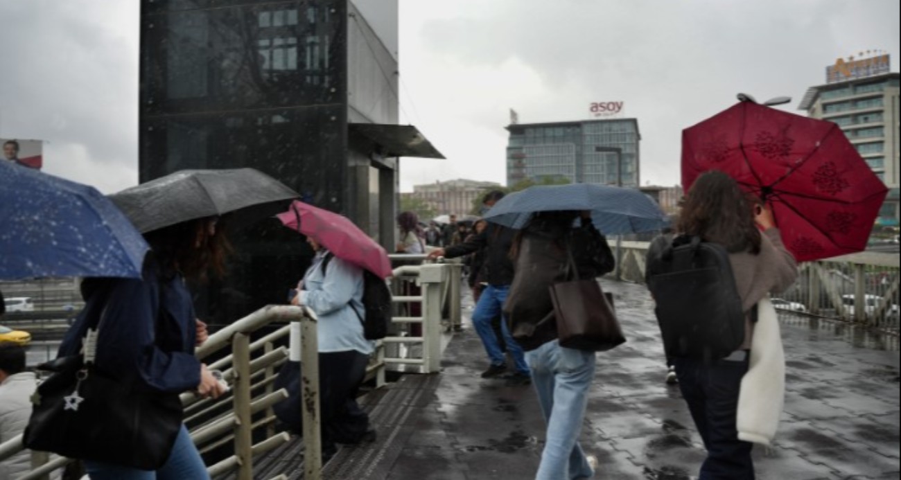İstanbul’da sağanak yağış etkili oluyor