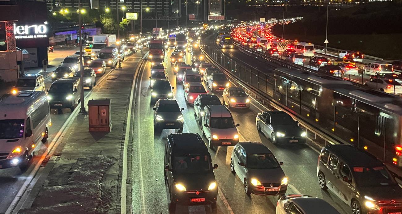 İstanbul’da trafik yoğunluğu yüzde 87’ye ulaştı