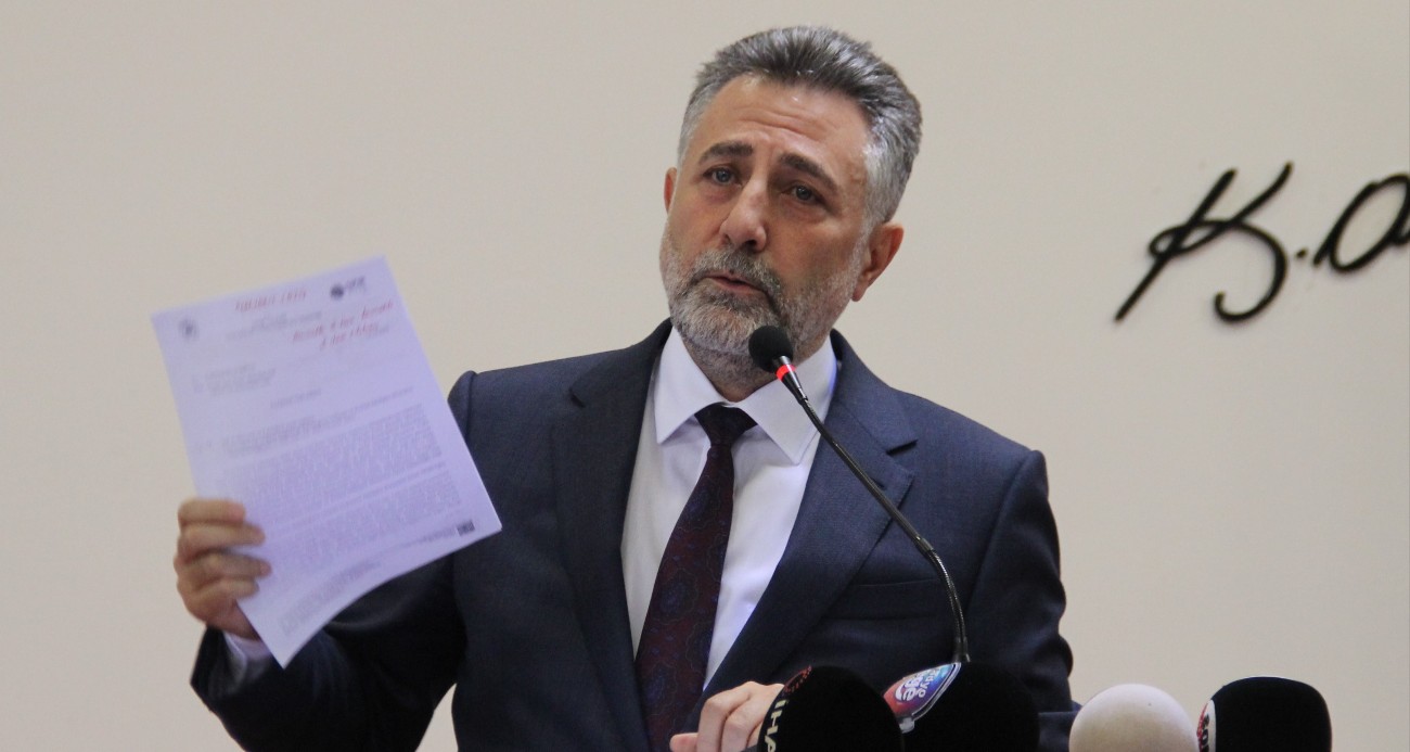 İzmir Bayraklı Belediyesi’nde yolsuzluk operasyonu: Eski başkan Sandal’a gözaltı