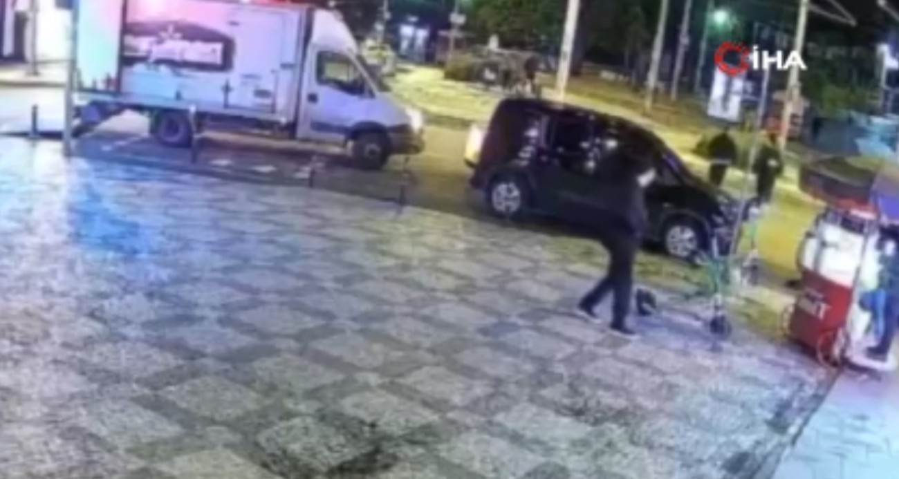 Kadıköy’de döviz bürosunu kurşunlayıp çalıntı plakayla kaçan 5 şüpheli tutuklandı