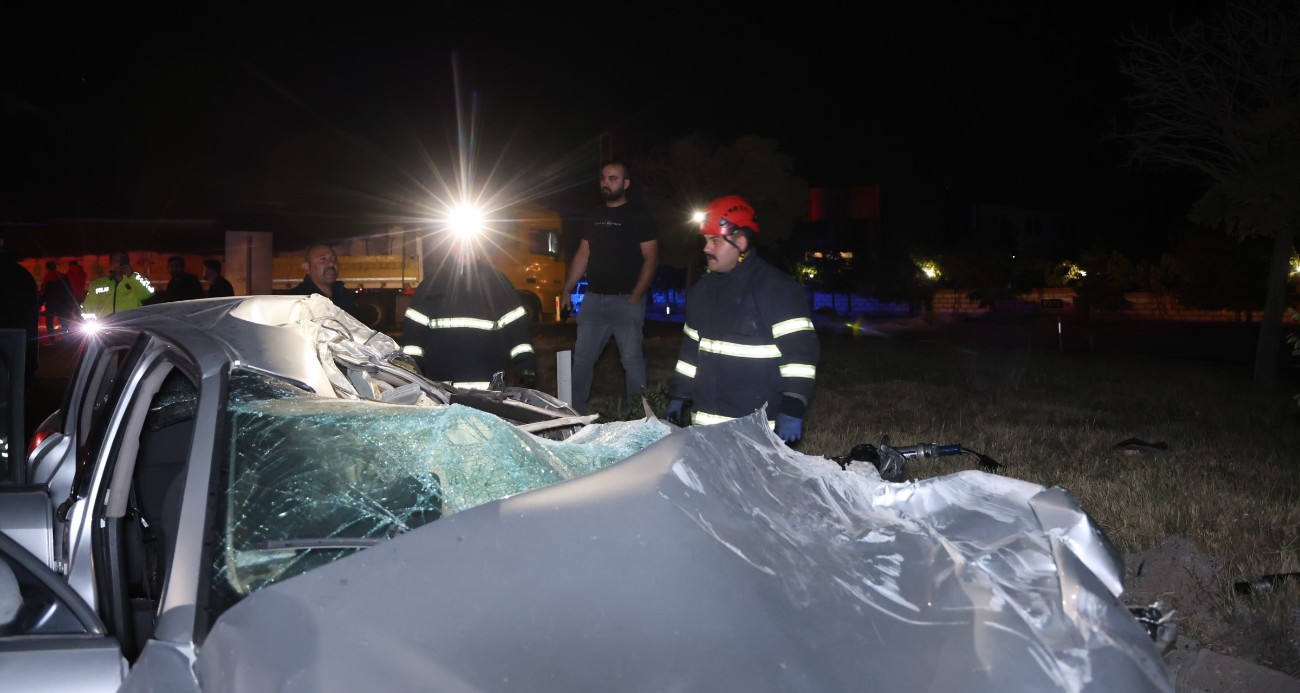 Nevşehir’de feci kaza: Otomobil tıra çarptı, 2 kişi hayatını kaybetti