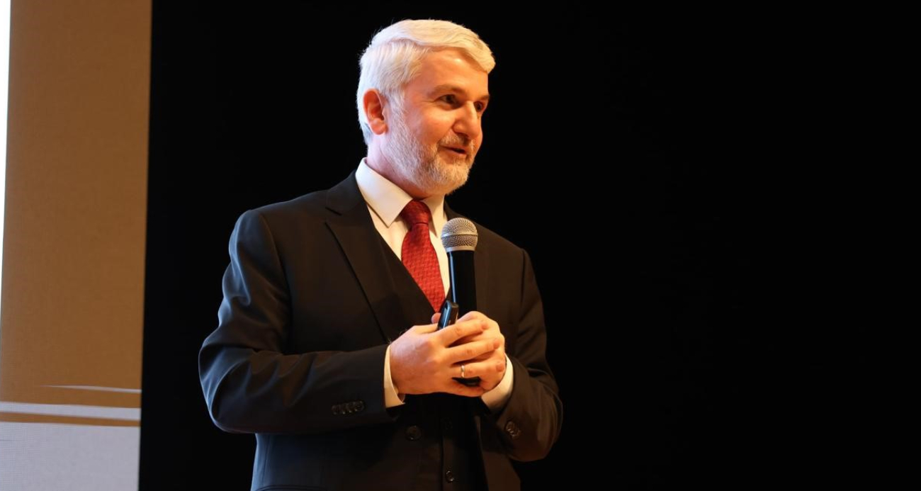 Prof. Dr. Akşit: “Yabancı elektrikli arabaları kampüslerimizin içine sokmuyoruz”